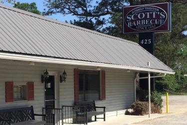 Scott's Barbecue in Cochran, GA, not Hemingway, SC